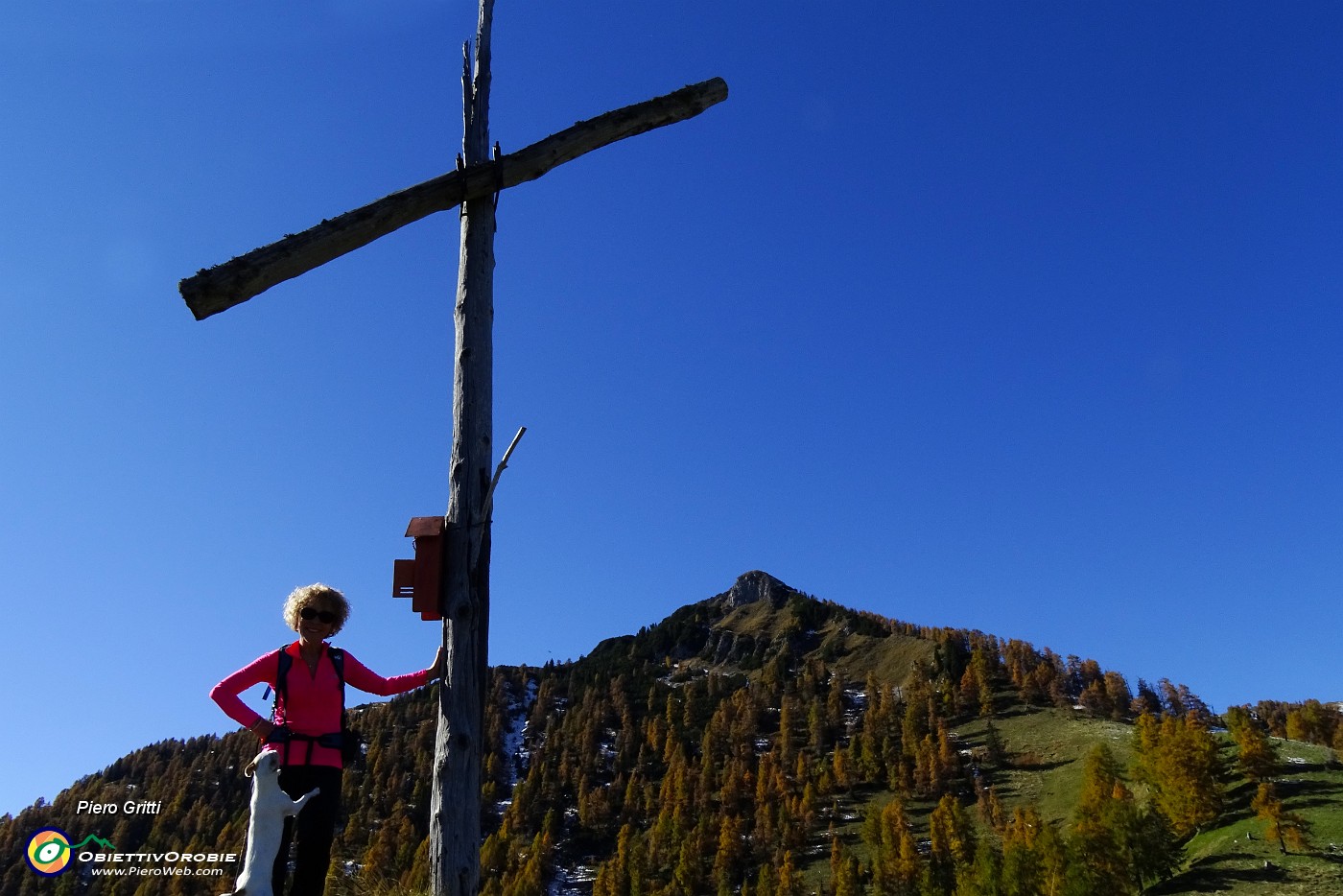 43 Dalla croce del Monte Colle vista sul Pizzo Badile.JPG -                                